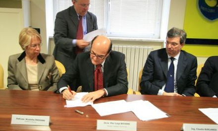 la firma del Ministro Bersani